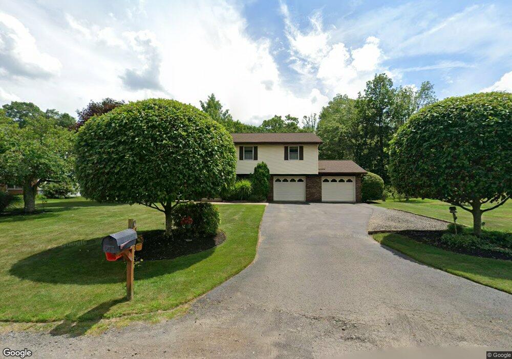 10 Forest Dr, Mountain Top, PA 18707 - photo 1