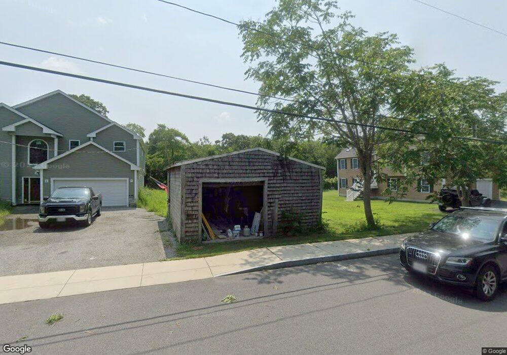 81 Milton St, South Dartmouth, MA 02748 - photo 1