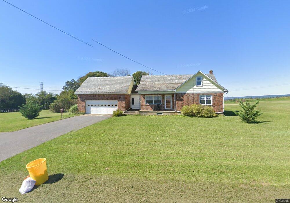 1529 Pen Argyl Rd, Pen Argyl, PA 18072 - photo 1