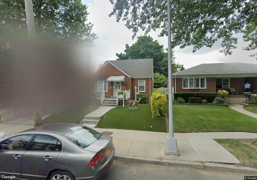 8348 264th St, Glen Oaks, NY 11004 - photo 1