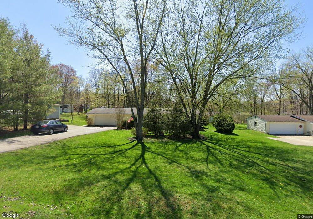 735 Robinhood Dr, Aurora, OH 44202 - photo 1