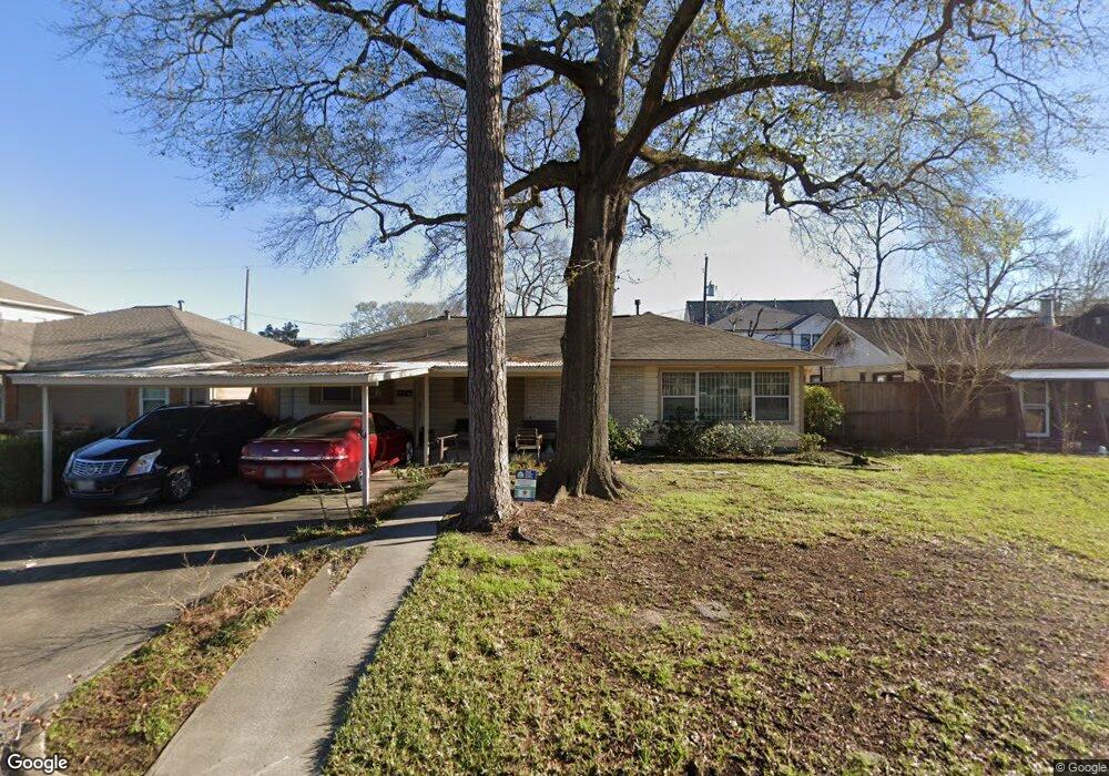 1329 Cheshire Ln, Houston, TX 77018 - photo 1