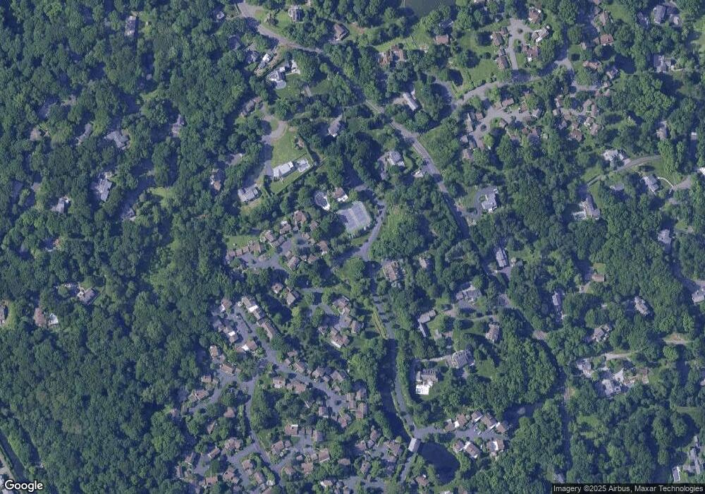 102 W Lyon Farm Dr unit 102, Greenwich, CT 06831 - photo 1