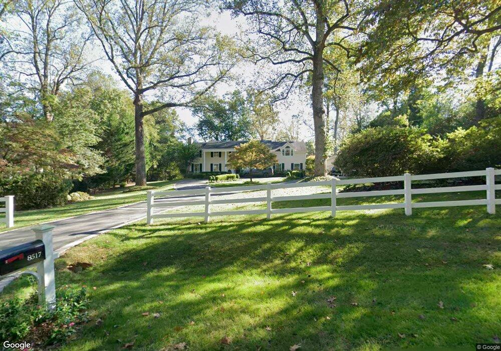 8517 Horseshoe Ln, Potomac, MD 20854 - photo 1