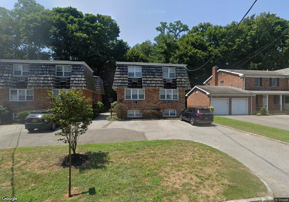 27 Dunes Ln unit Front, Port Washington, NY 11050 - photo 1