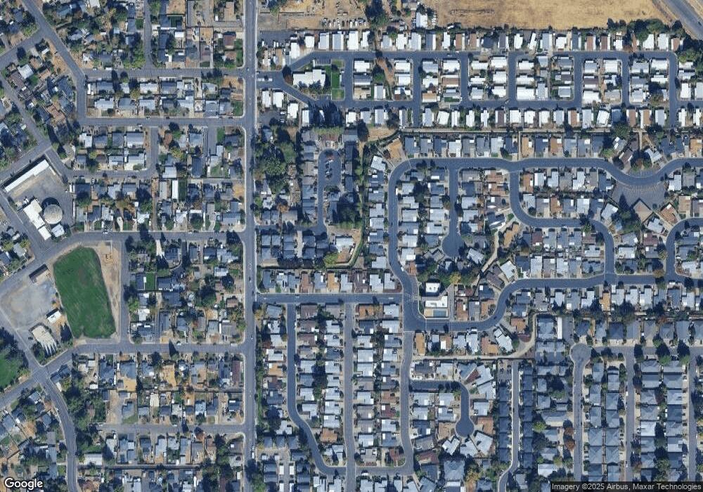 527 Freeman Rd, Central Point, OR 97502 - photo 1