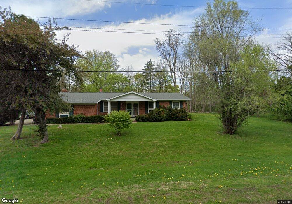 1059 N Pinecrest Ln, Grand Blanc, MI 48439 - photo 1