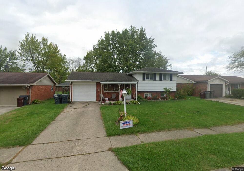 819 Mackenzie Dr, Lima, OH 45805 - photo 1
