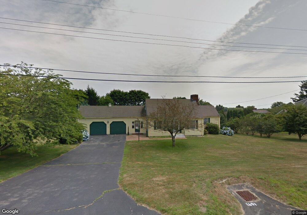 8 Baldwin Rd, Middletown, RI 02842 - photo 1