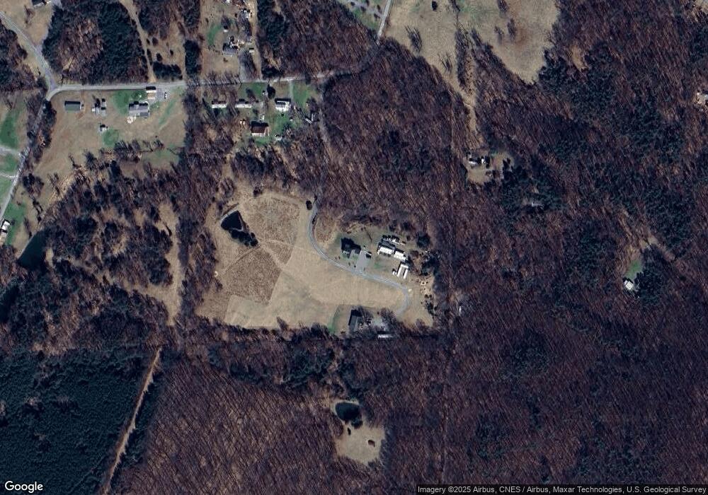 183 Hawkeye Ln, Berkeley Springs, WV 25411 - photo 1