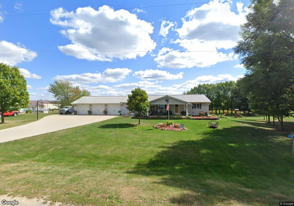 309 Maple St, Center Point, IA 52213 - photo 1