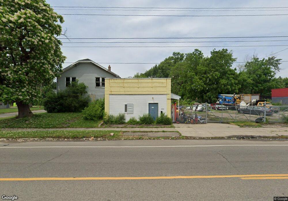 4014 Fenton Rd, Flint, MI 48507 - photo 1