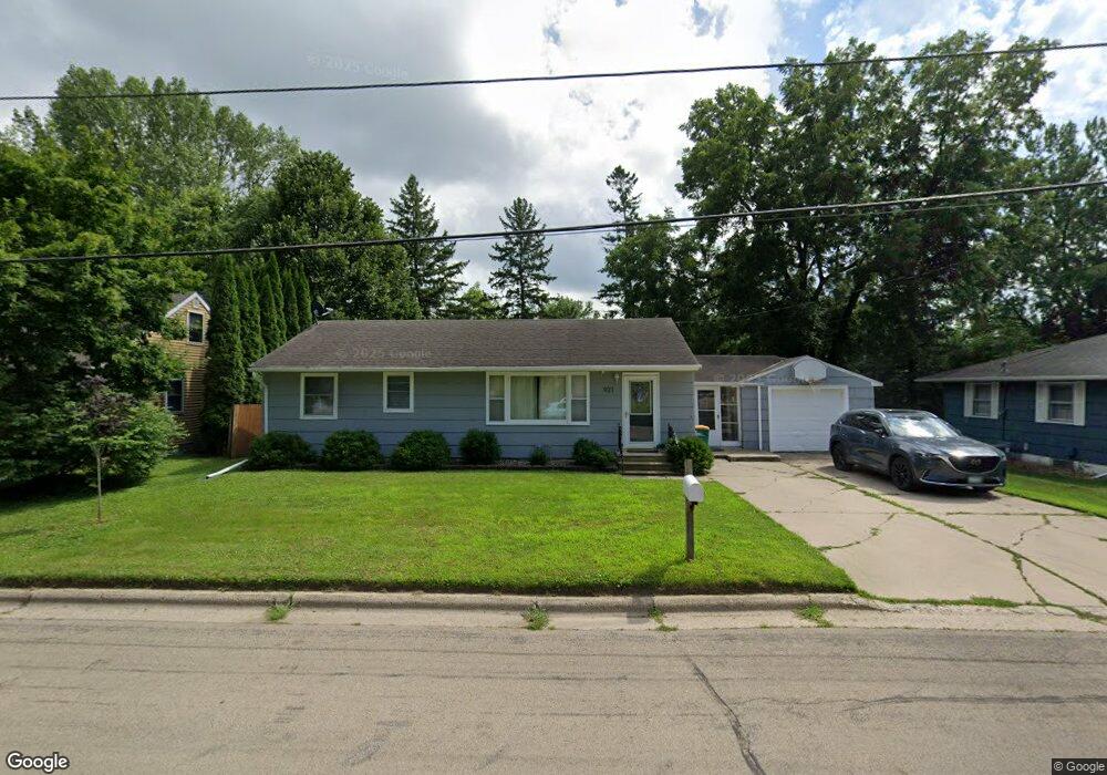 921 Plainview Ln, Albert Lea, MN 56007 - photo 1