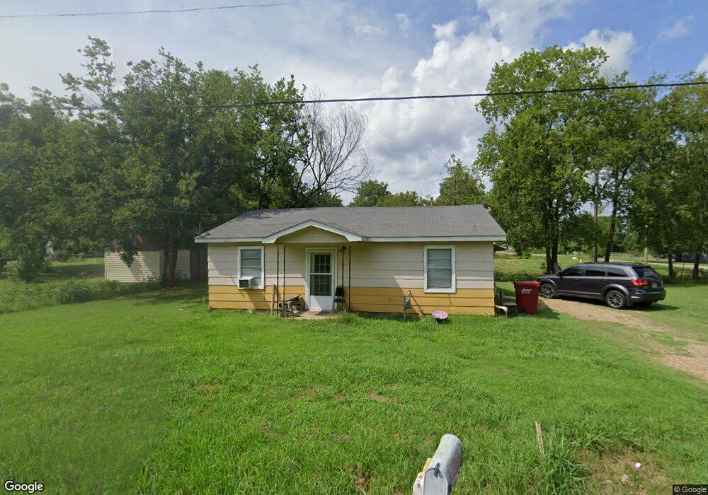504 W Kiamichi St, Hugo, OK 74743 - photo 1