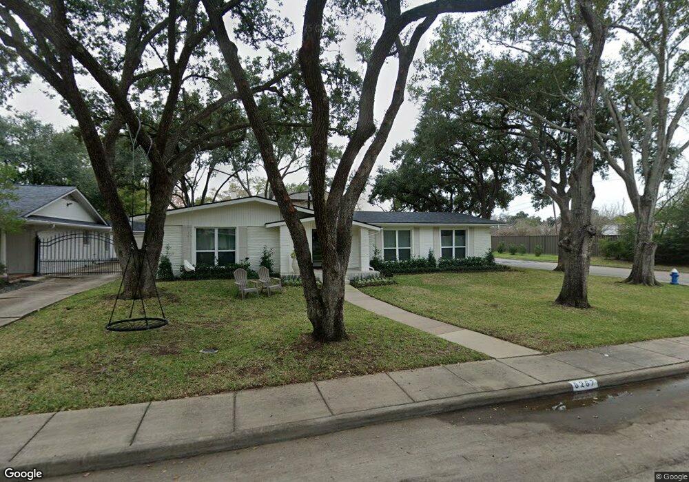 6267 Meadow Lake Ln, Houston, TX 77057 - photo 1
