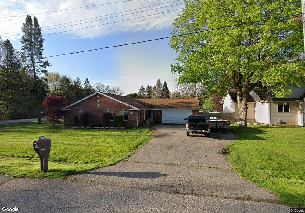 1173 Kingston Ave, Flint, MI 48507 - photo 1