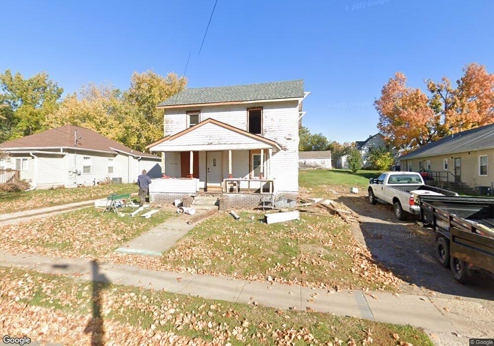 308 E 8th St N, Newton, IA 50208 - photo 1