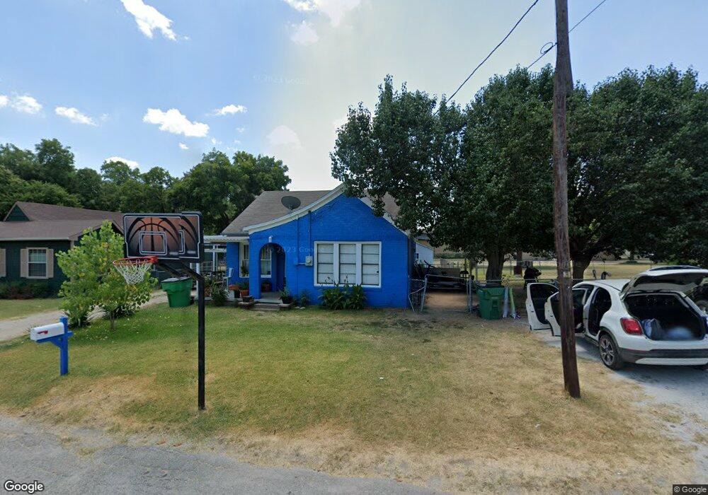 306 Andrews St, Gainesville, TX 76240 - photo 1