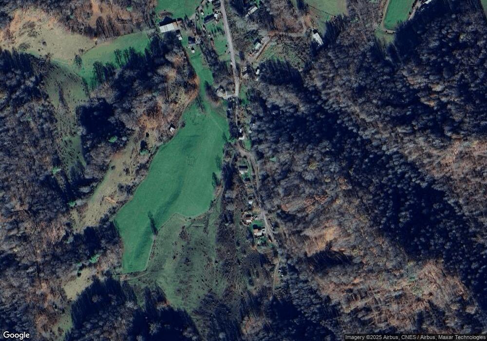 462 Gibbs Rd, Burnsville, NC 28714 - photo 1