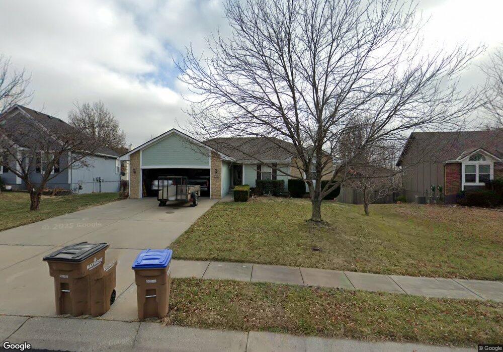 1709 Red Barn Rd, Raymore, MO 64083 - photo 1