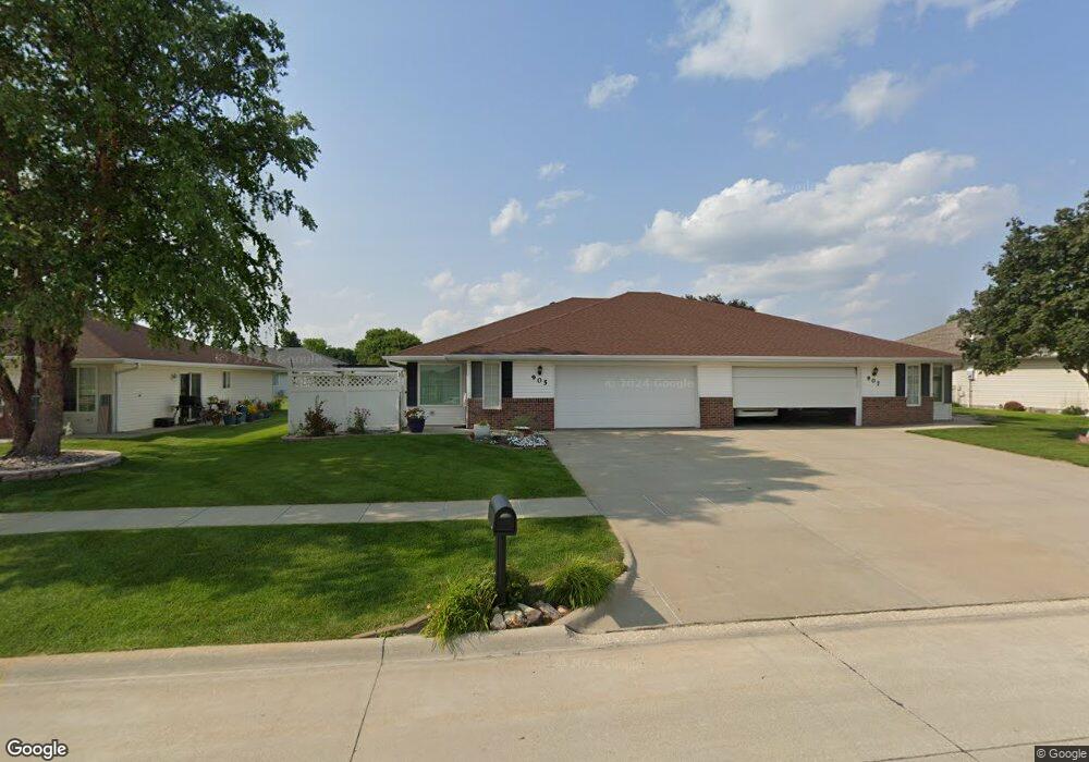 905 Janet Ln, Norfolk, NE 68701 - photo 1