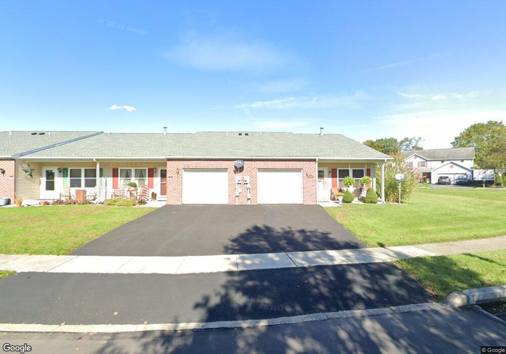 210 Patio Ct, New Bloomfield, PA 17068 - photo 1