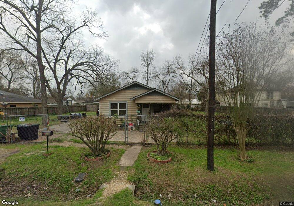 208 Wallace St, Houston, TX 77022 - photo 1