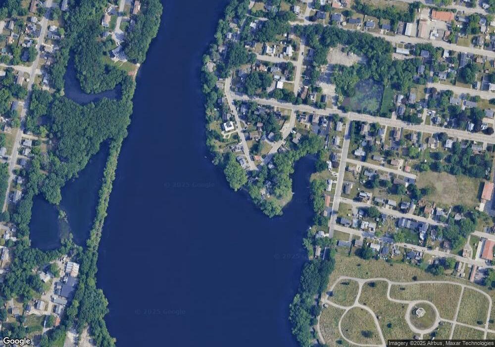 30 Edgewater Dr, Blackstone, MA 01504 - photo 1