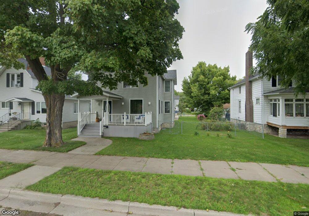 1112 15th Ave, Menominee, MI 49858 - photo 1