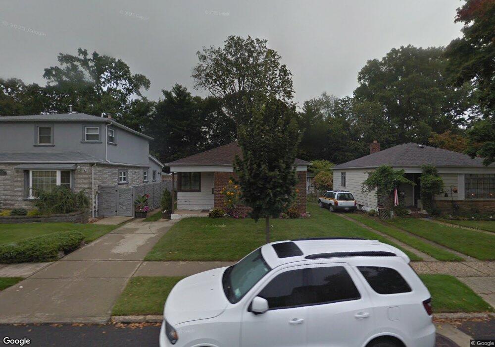 82-09 243rd St, Jamaica, NY 11426 - photo 1