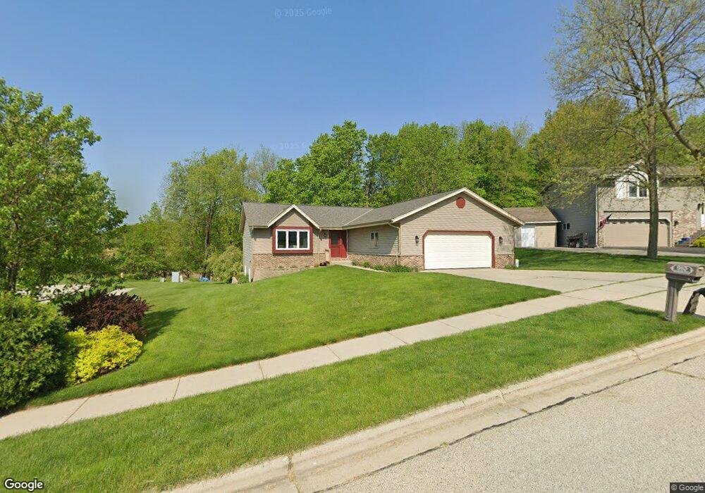910 Shepherds Dr, West Bend, WI 53090 - photo 1