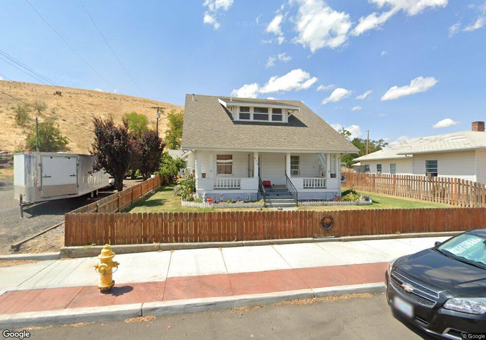 215 N Gale St, Heppner, OR 97836 - photo 1