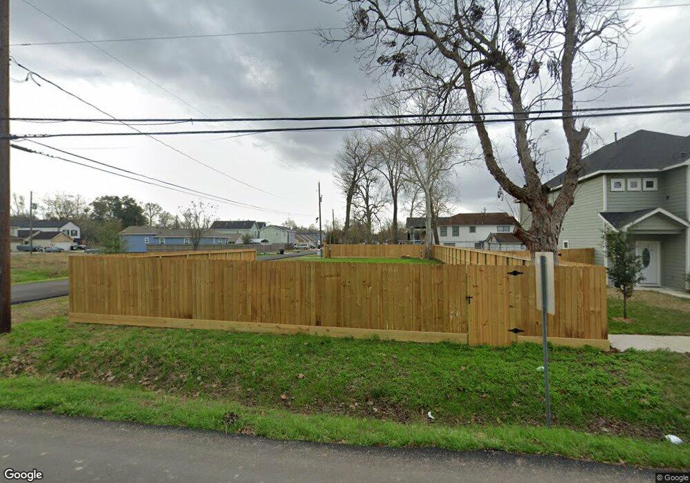 2201 Esther Dr, Houston, TX 77088 - photo 1