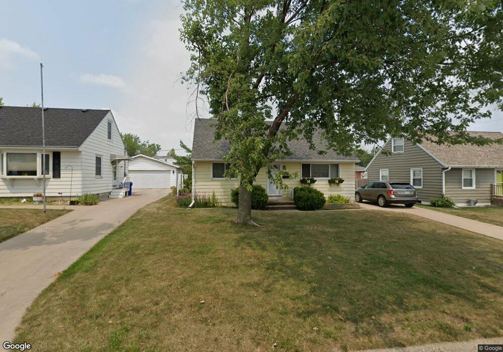 1804 9th Ave SW, Cedar Rapids, IA 52404 - photo 1