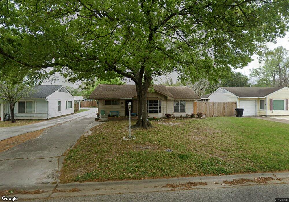 1722 Saxon Dr, Houston, TX 77018 - photo 1