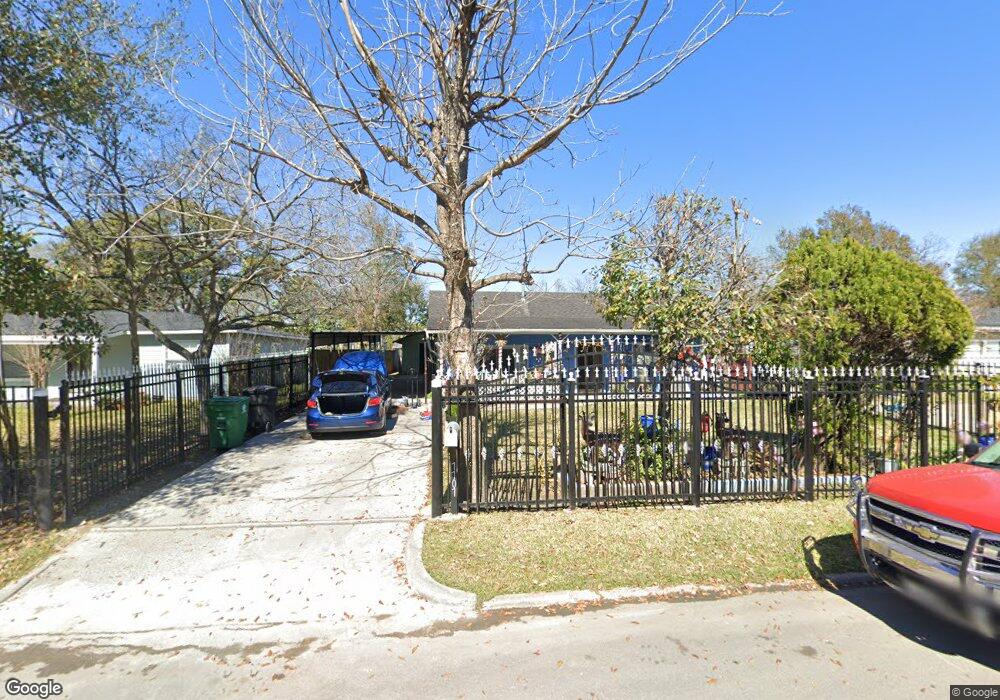 7707 Greenstone St, Houston, TX 77087 - photo 1