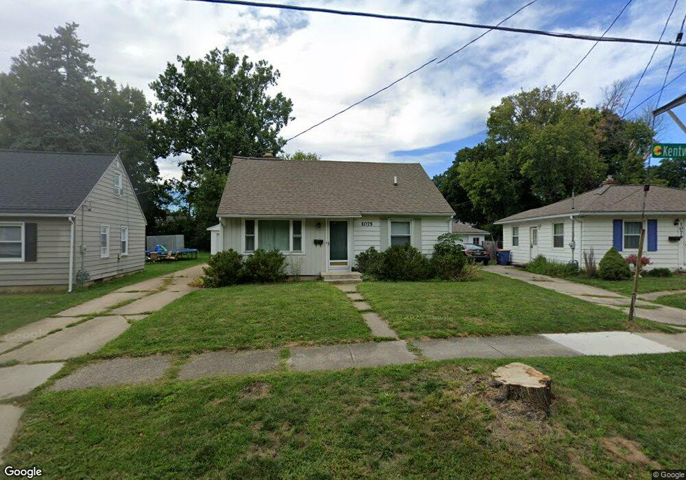 1075 Kentwood St NE, Grand Rapids, MI 49505 - photo 1