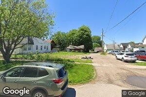 614 W 7th St, Waterloo, IA 50702