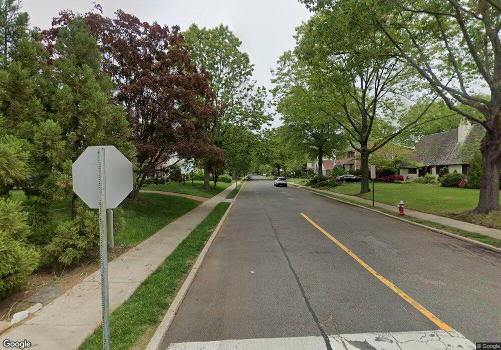 2 Brompton Rd, Garden City, NY 11530 - photo 1