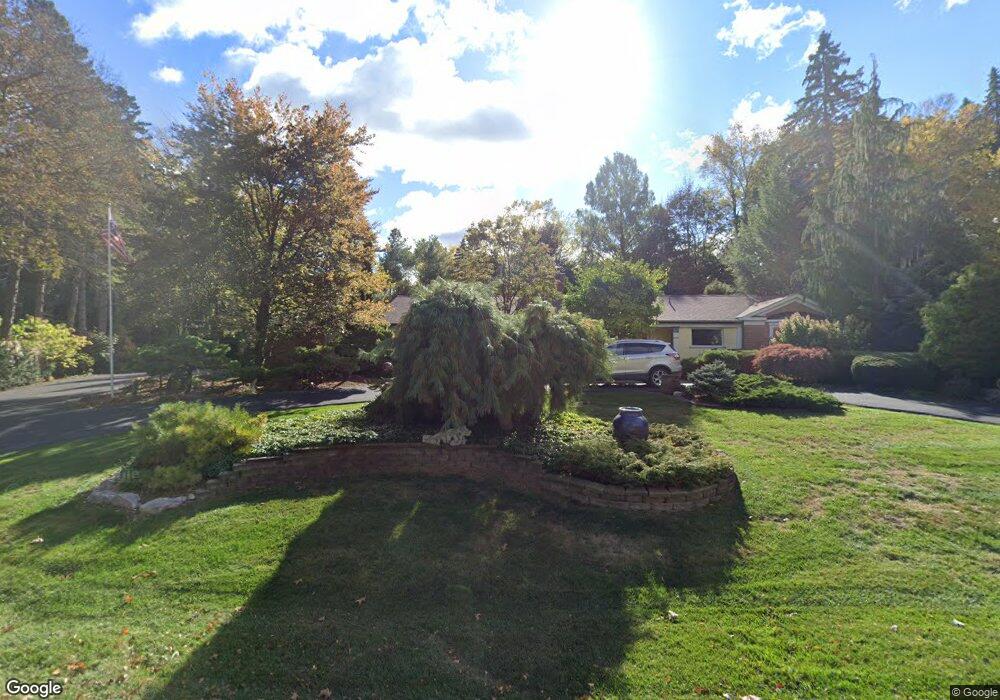 6249 Thorncrest Dr, Bloomfield Hills, MI 48301 - photo 1