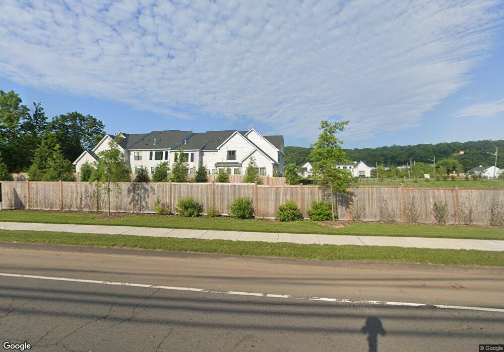 1710 Litchfield Turnpike, Woodbridge, CT 06525 - photo 1