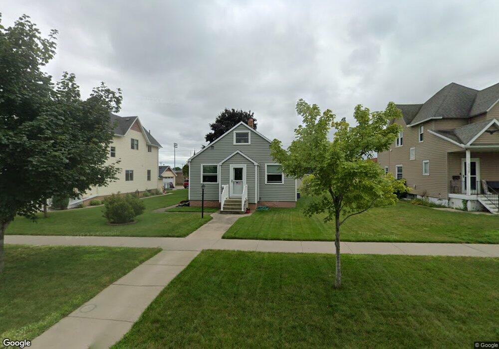 1113 14th Ave, Menominee, MI 49858 - photo 1