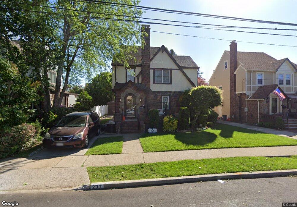 237 Colony St, West Hempstead, NY 11552 - photo 1