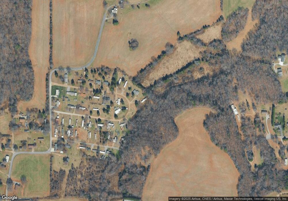 146 Family Cir unit 148, Statesville, NC 28625 - photo 1