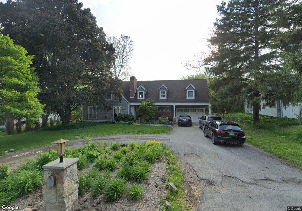 735 S Edgelawn Dr, Aurora, IL 60506 - photo 1