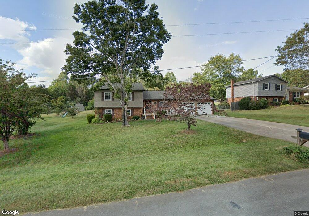 111 Sparrow Ln, Statesville, NC 28625 - photo 1