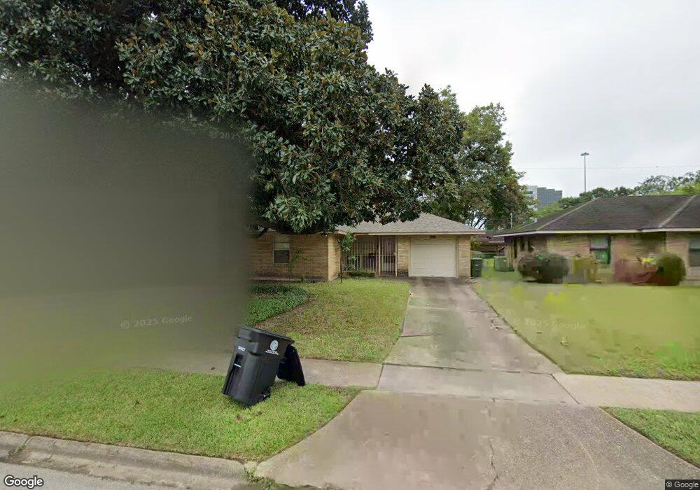 1015 Stonecrest Dr, Houston, TX 77018 - photo 1