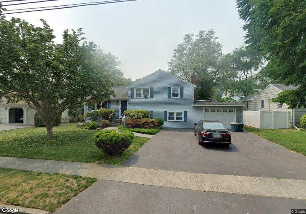 221 Pell Meadow Dr, Fairfield, CT 06824 - photo 1