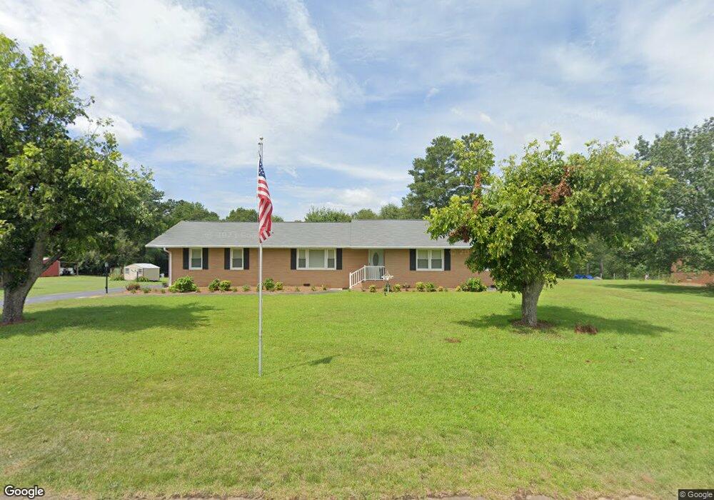 1229 Crestview Dr, Elberton, GA 30635 - photo 1