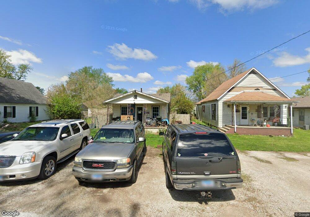 1311 N Mclean St, Lincoln, IL 62656 - photo 1